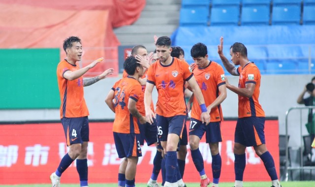 海牛1-1河南！3轮不胜仍列倒数第2，门将屡救险+新外援失空门绝杀